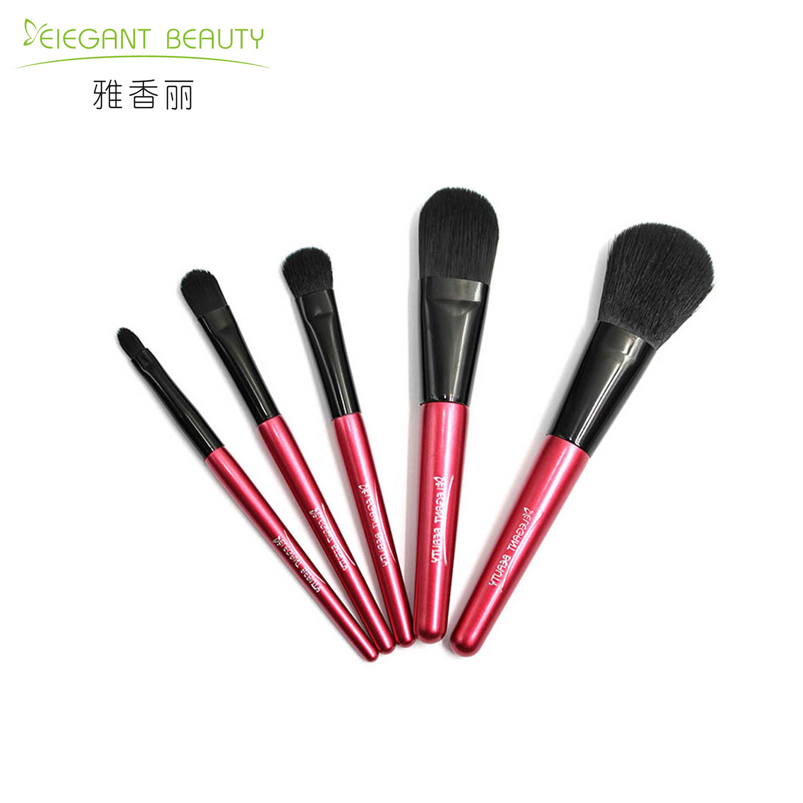 為什么專業(yè)化妝師更傾向于使用定制的成套化妝刷？