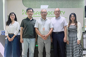 共建美好社會(huì)丨慈善與發(fā)展同行，愛心與責(zé)任并肩，鵬灣公益走訪理事企業(yè)深圳市雅香麗集團(tuán)