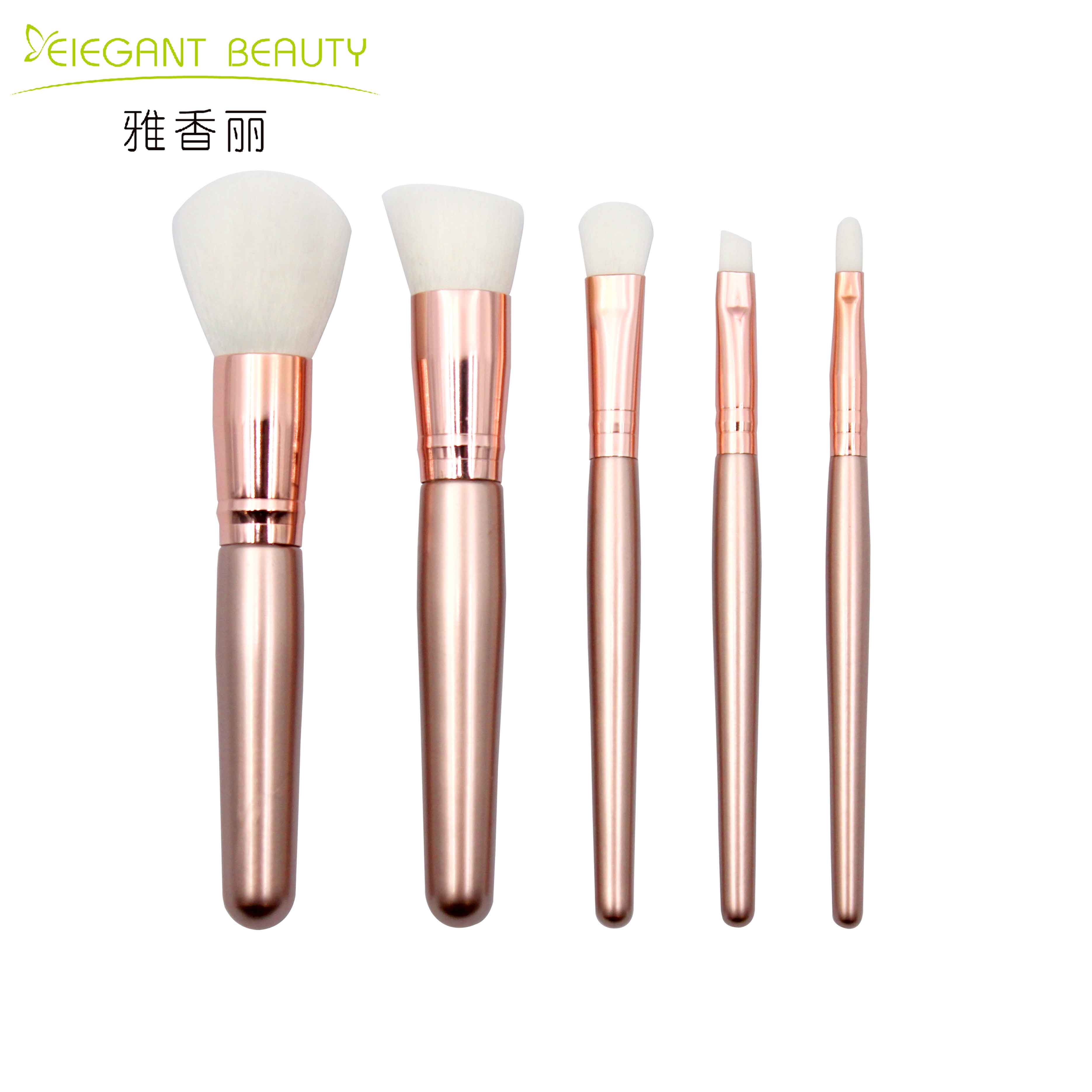 成套化妝刷的唇刷刷毛彈性如何優化口紅邊緣細節？